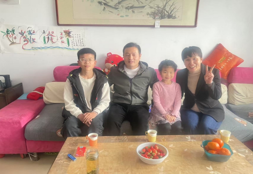 華東風(fēng)機(jī)優(yōu)秀員工家訪慰問